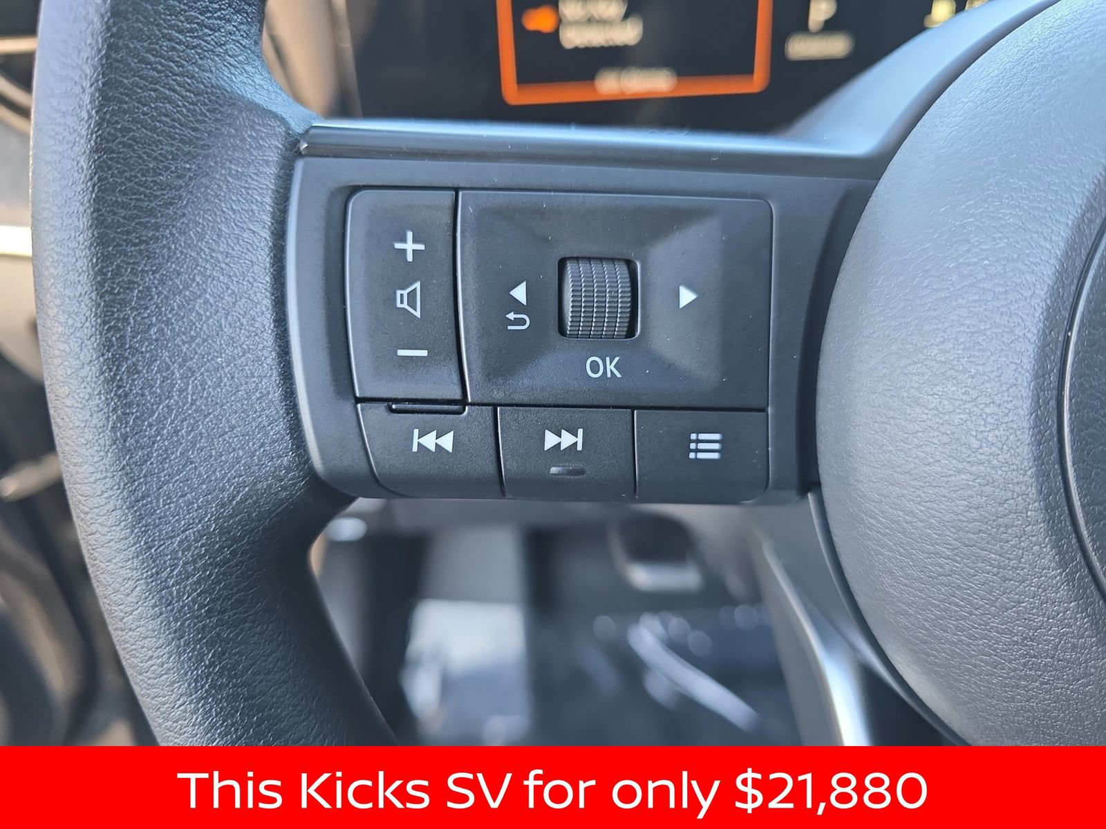 Used 2025 Nissan Kicks SV image 21