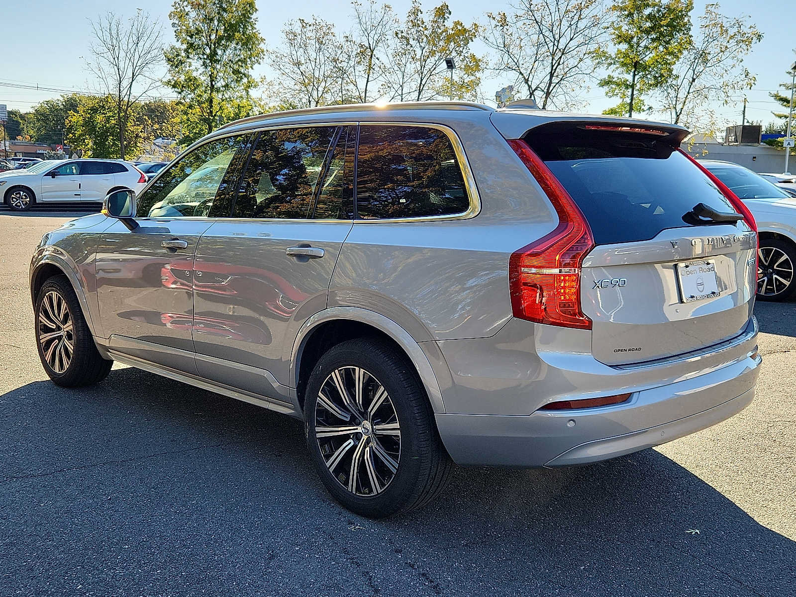 Certified 2023 Volvo XC90 B5 Core w/ Protection Package Premier AWD/4WD image 4