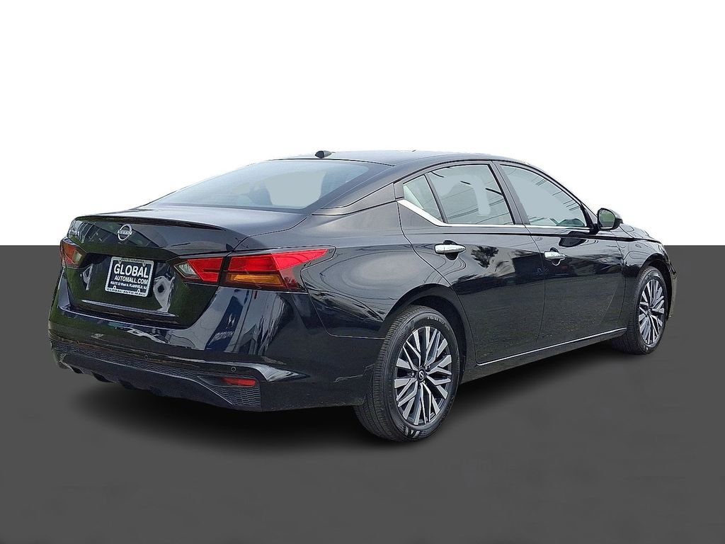Used 2025 Nissan Altima 2.5 SV image 7