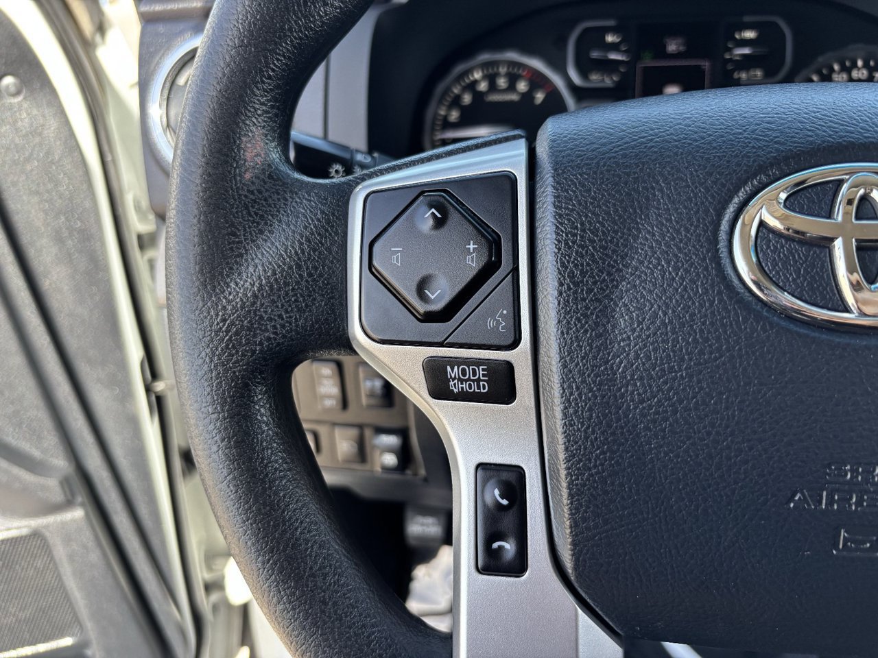 Used 2019 Toyota Tundra SR5 w/ SR5 Upgrade Package AWD/4WD image 25