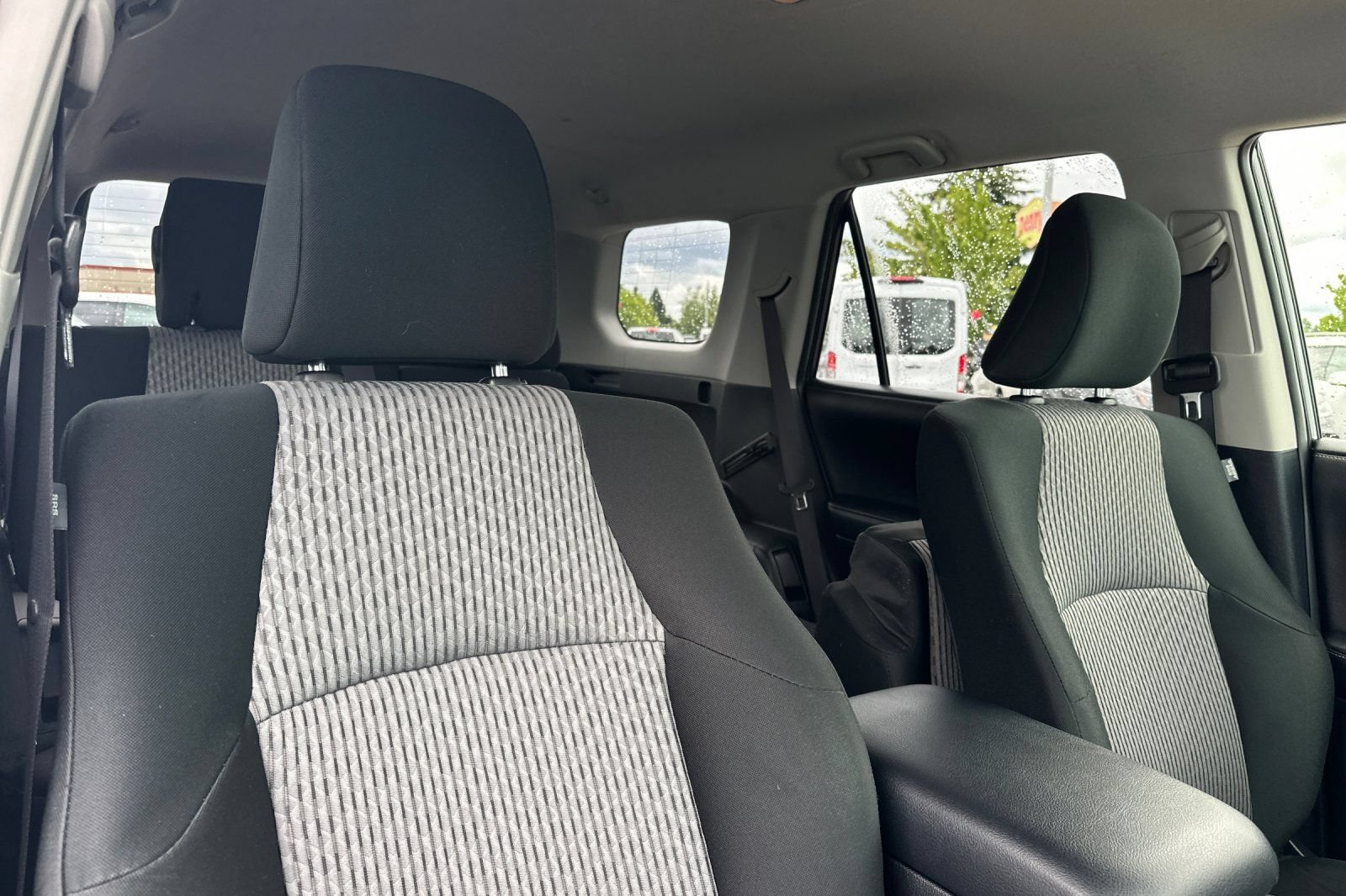 Used 2016 Toyota 4Runner SR5 AWD/4WD image 17