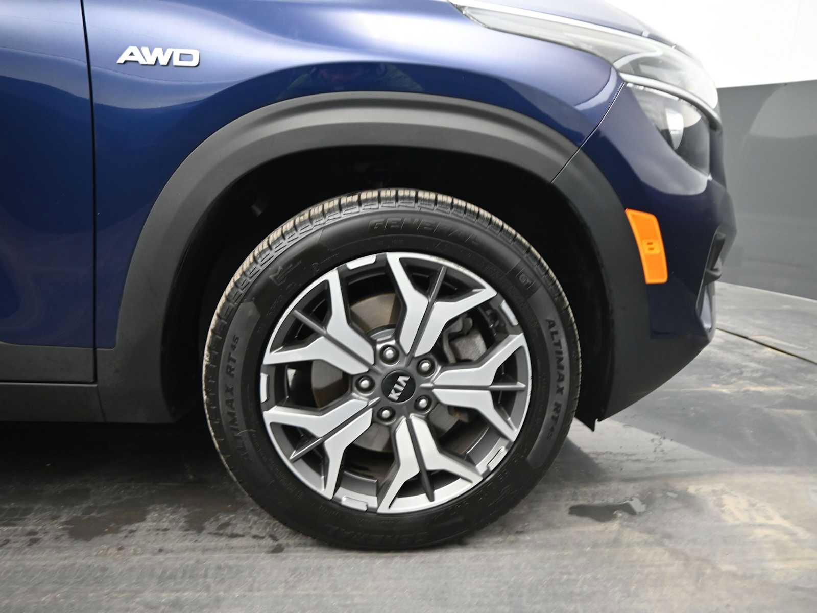 Used 2021 Kia Seltos EX image 10