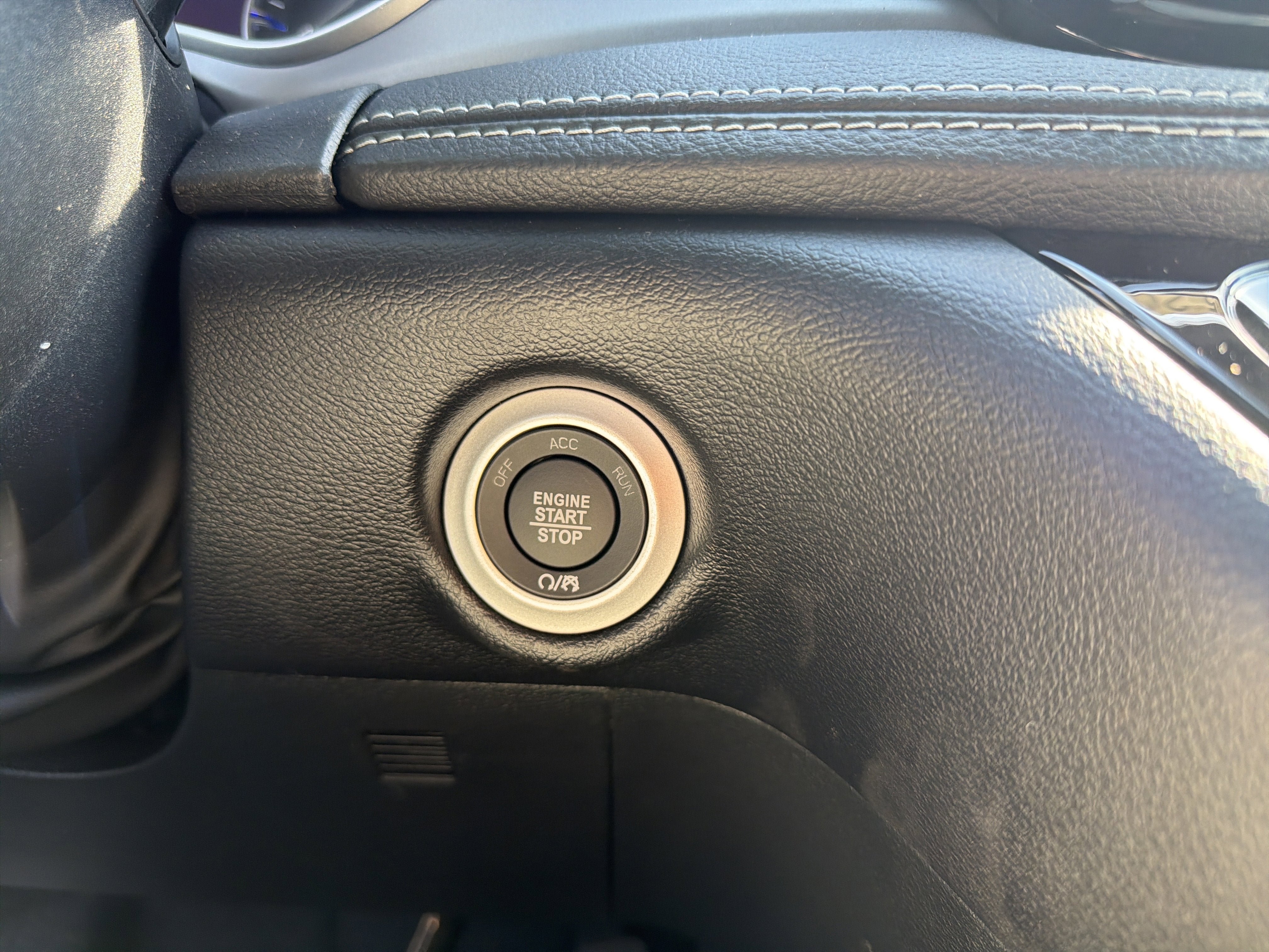 New 2027 Chrysler Pacifica Select AWD/4WD image 29