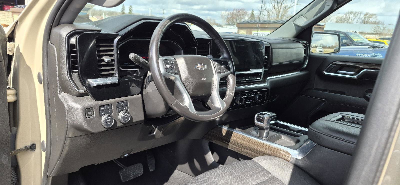 Used 2022 Chevrolet Silverado 1500 LT Trail Boss w/ Protection Package image 8