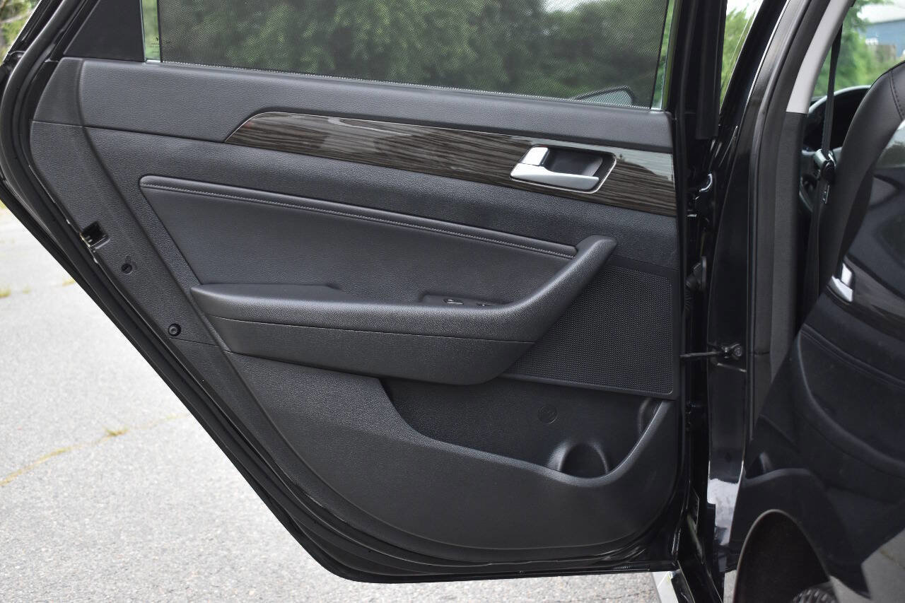 Used 2015 Hyundai Sonata Limited w/ Option Group 06 image 10