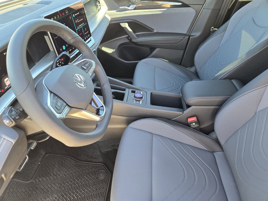 New 2026 Volkswagen Tiguan SE R-Line image 11