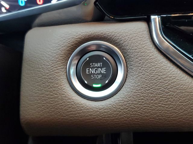 Used 2025 GMC Canyon Denali image 24