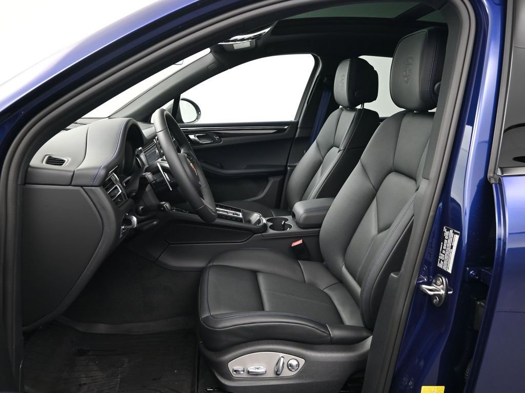 New 2026 Porsche Macan Turbo AWD/4WD image 5