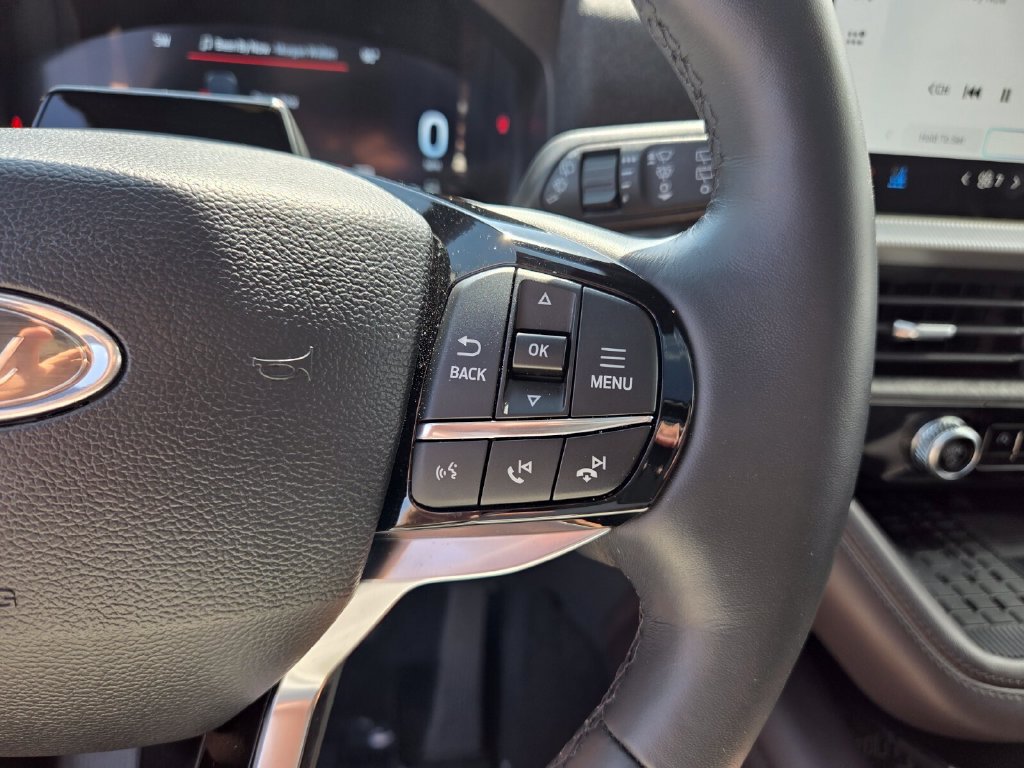 Used 2025 Ford Explorer Platinum RWD image 33