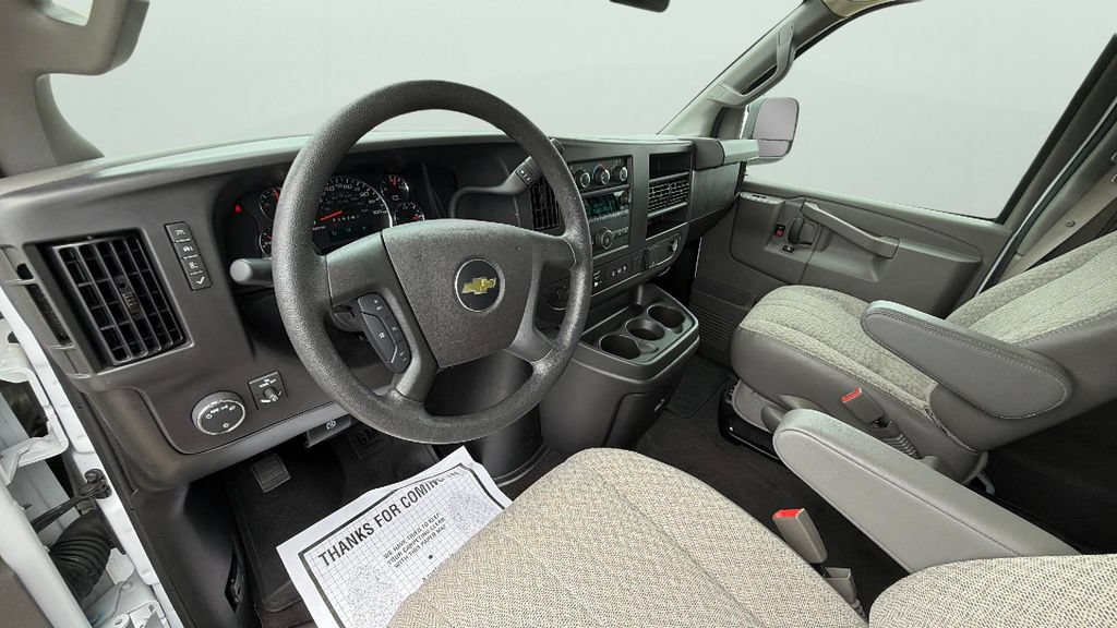 Used 2025 Chevrolet Express 3500 LT w/ LT Preferred Equipment Group RWD image 18