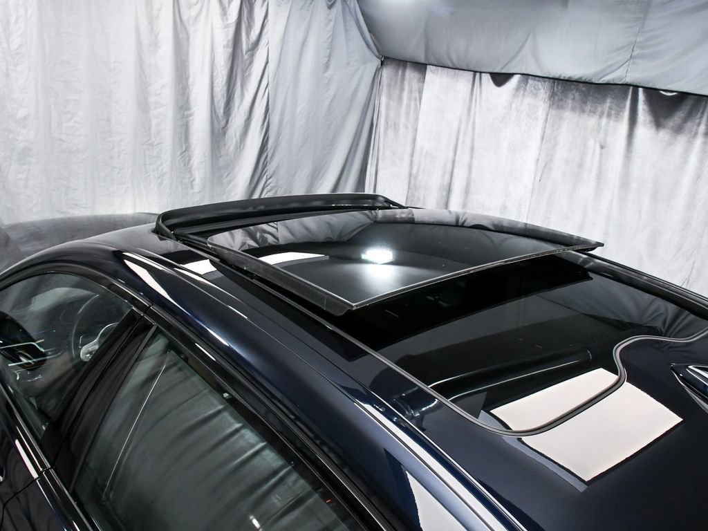 Used 2022 BMW 750i xDrive w/ Executive Package AWD/4WD image 89