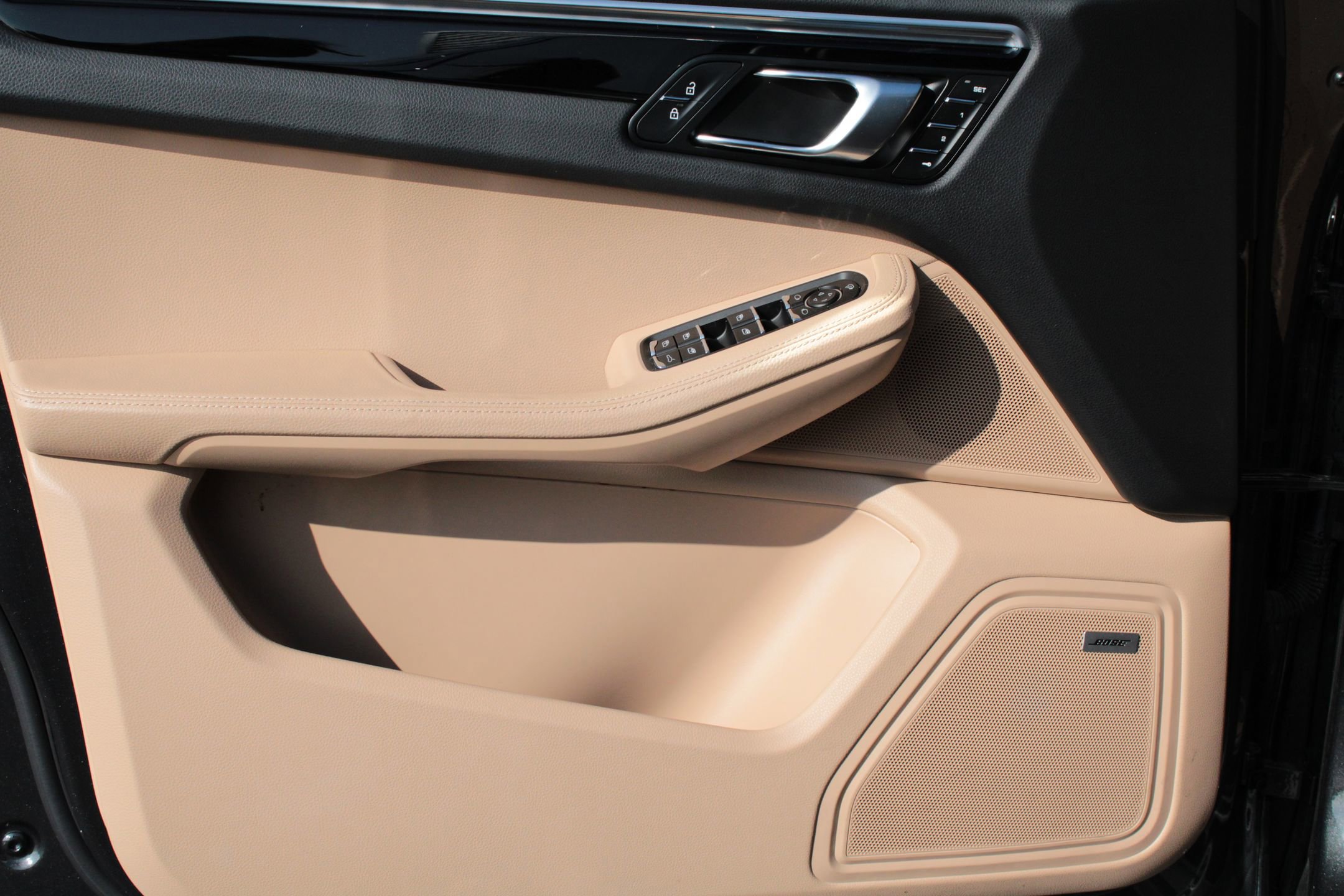 Certified 2022 Porsche Macan S image 14