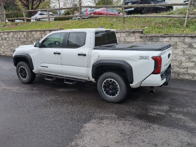 Used 2024 Toyota Tacoma TRD Off-Road w/ TRD Off Road Upgrade Package AWD/4WD image 7