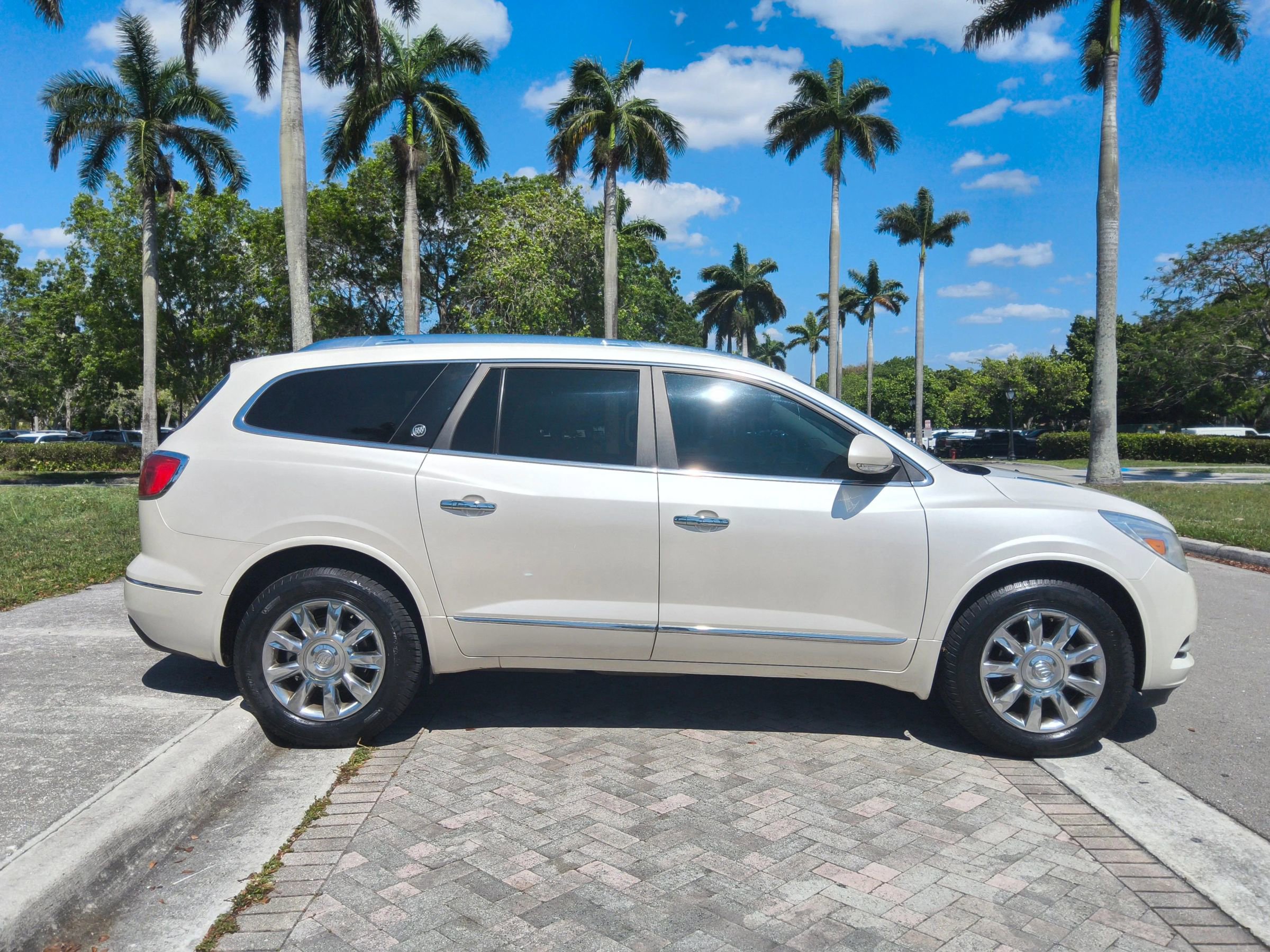 Used 2014 Buick Enclave Premium w/ Trailering Provision Package FWD image 7