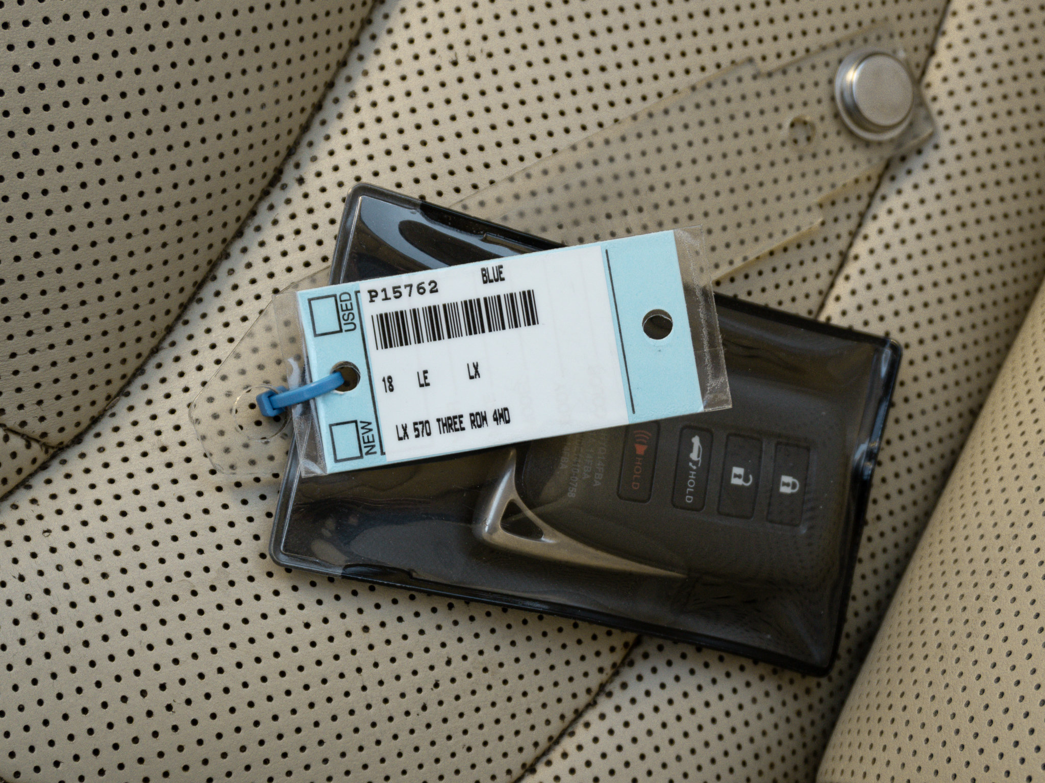 Used 2018 Lexus LX 570 4WD w/ Luxury Package image 39