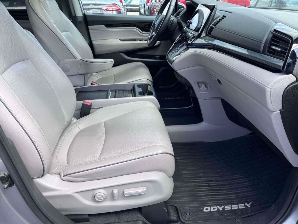 Used 2022 Honda Odyssey Elite image 24