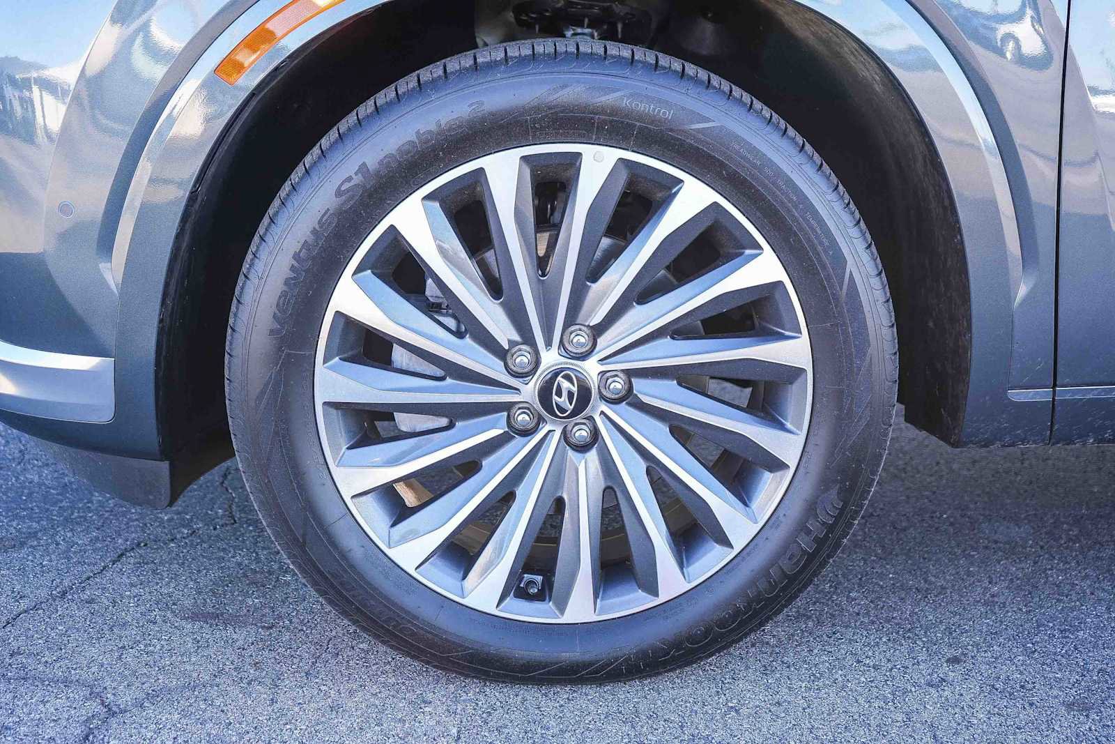 Used 2025 Hyundai Palisade Calligraphy image 11