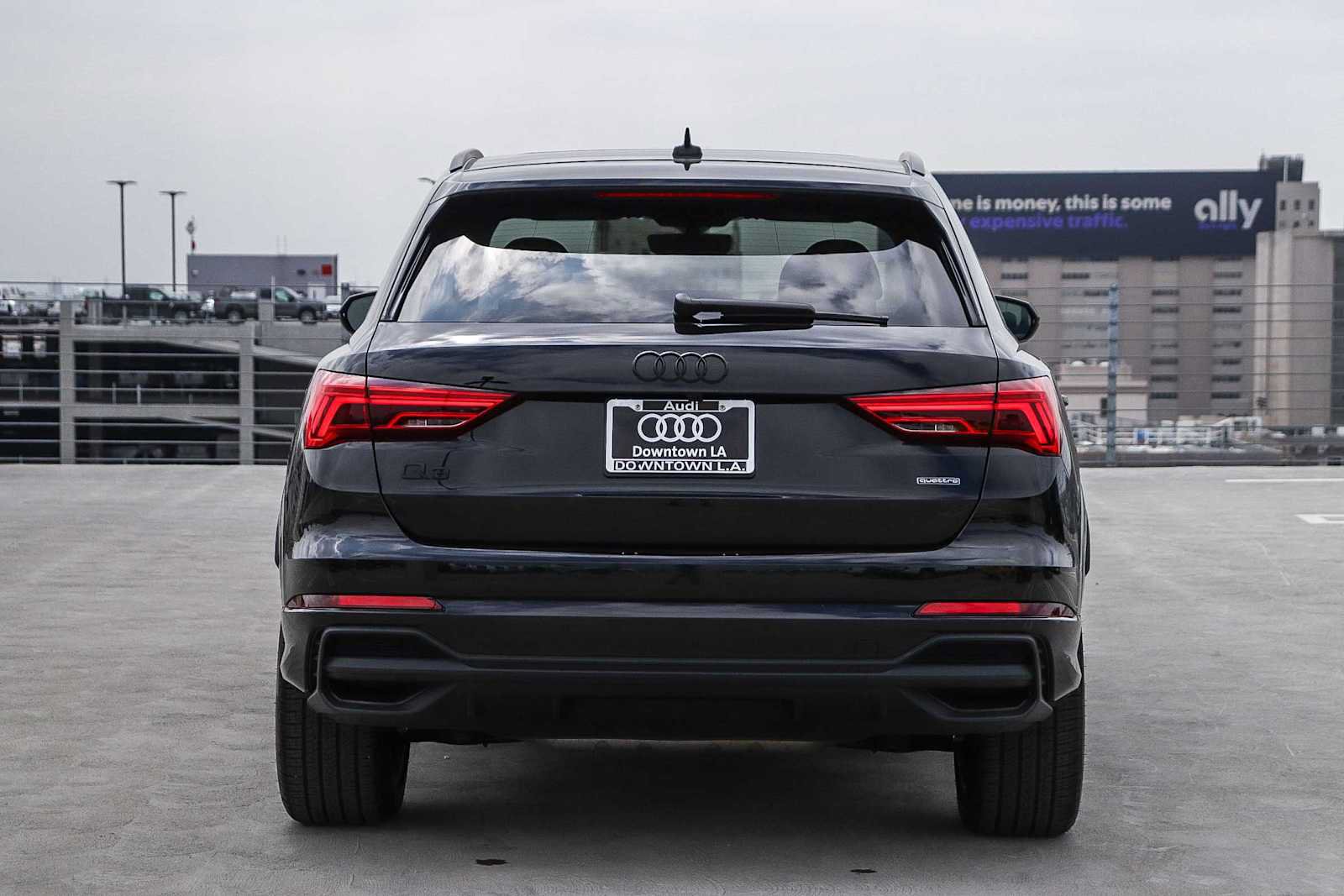 Used 2025 Audi Q3 2.0T Premium w/ Convenience Package AWD/4WD image 5