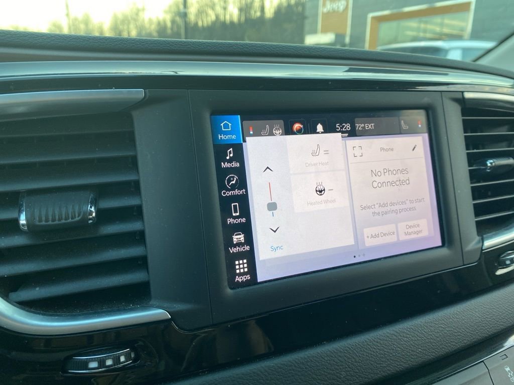 Used 2023 Chrysler Voyager LX image 17