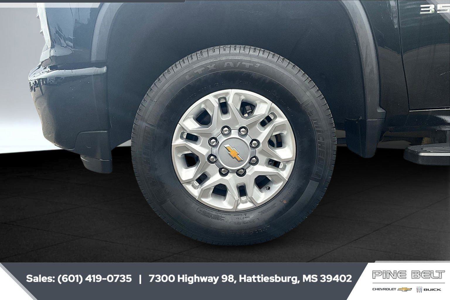 Used 2023 Chevrolet Silverado 3500 High Country AWD/4WD image 8