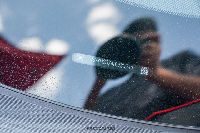 Used 2019 Chevrolet Corvette Stingray Coupe w/ Carbon Flash Badge Package image 26