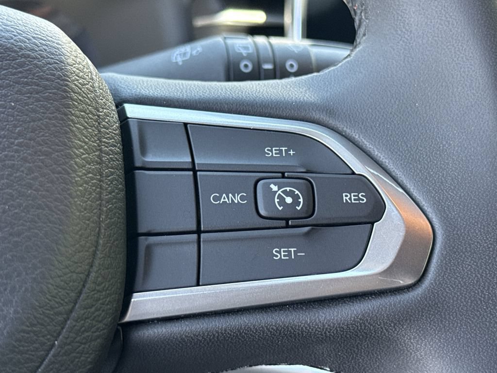 Used 2024 Jeep Compass Latitude AWD/4WD image 40