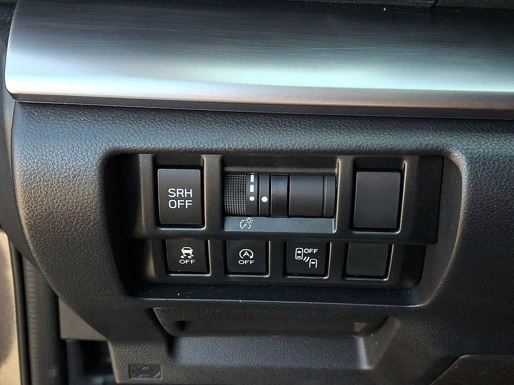 Used 2023 Subaru Crosstrek 2.5i Limited AWD/4WD image 29