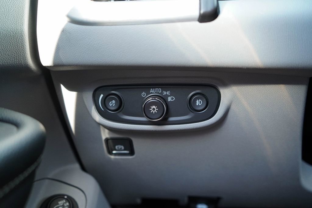 Used 2024 GMC Terrain SLT FWD image 30