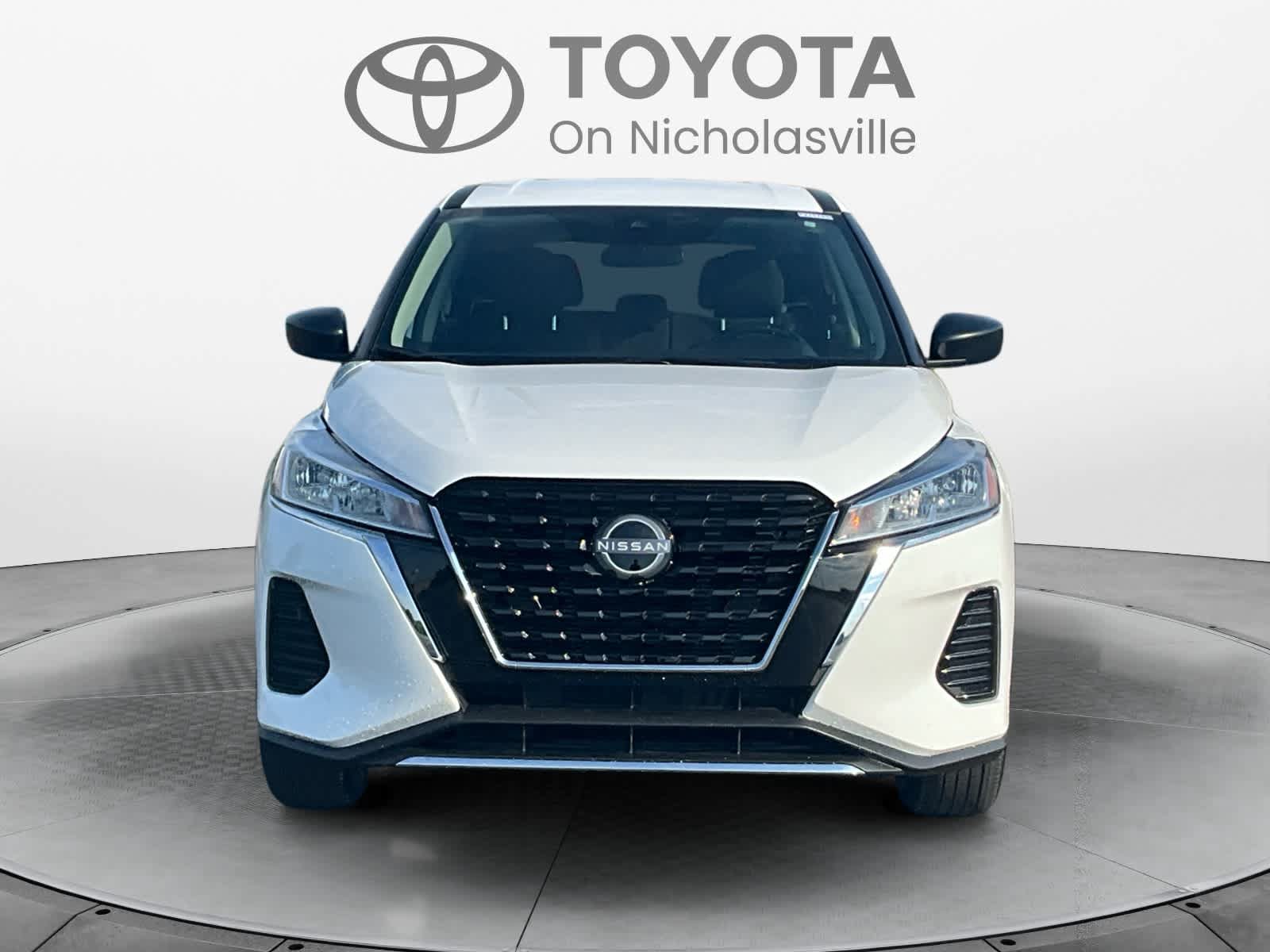 Used 2025 Nissan Kicks Play S FWD image 8