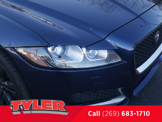 Used 2017 Jaguar XF Premium AWD/4WD image 10