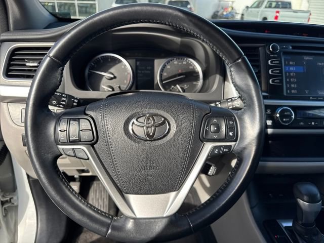 Used 2018 Toyota Highlander XLE image 19