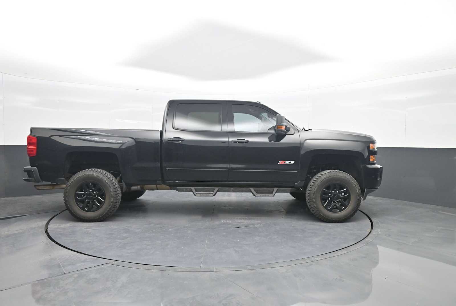 Used 2016 Chevrolet Silverado 2500 LT w/ Midnight Edition AWD/4WD image 9