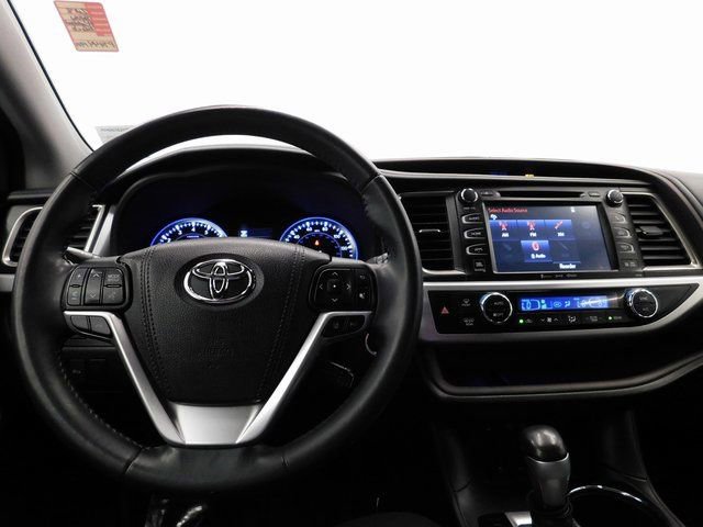 Used 2018 Toyota Highlander Limited image 38