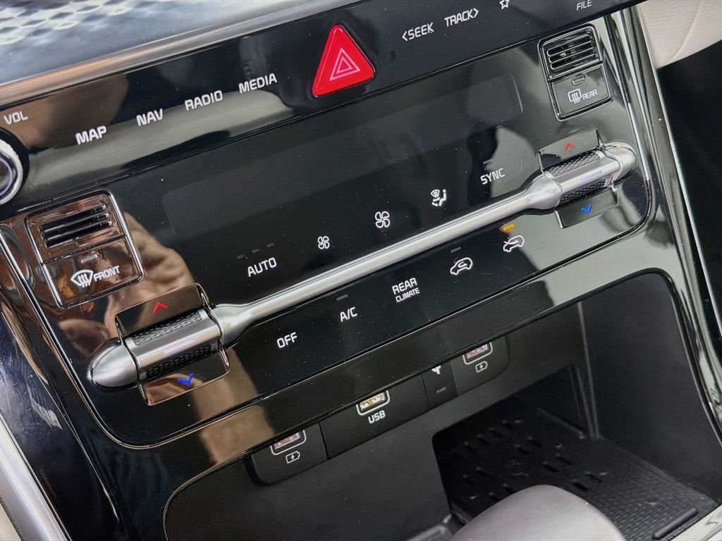 Used 2024 Kia Carnival SX Prestige FWD image 16