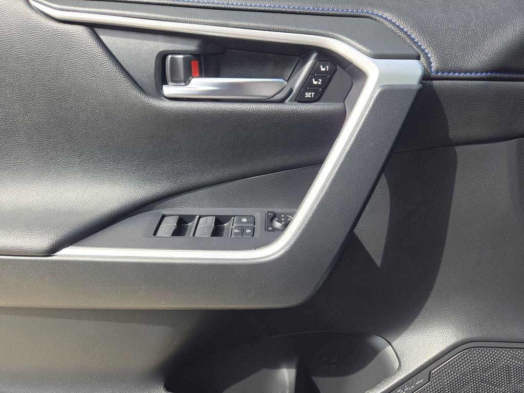 Used 2025 Toyota RAV4 XSE w/ Advanced Technology Package image 25