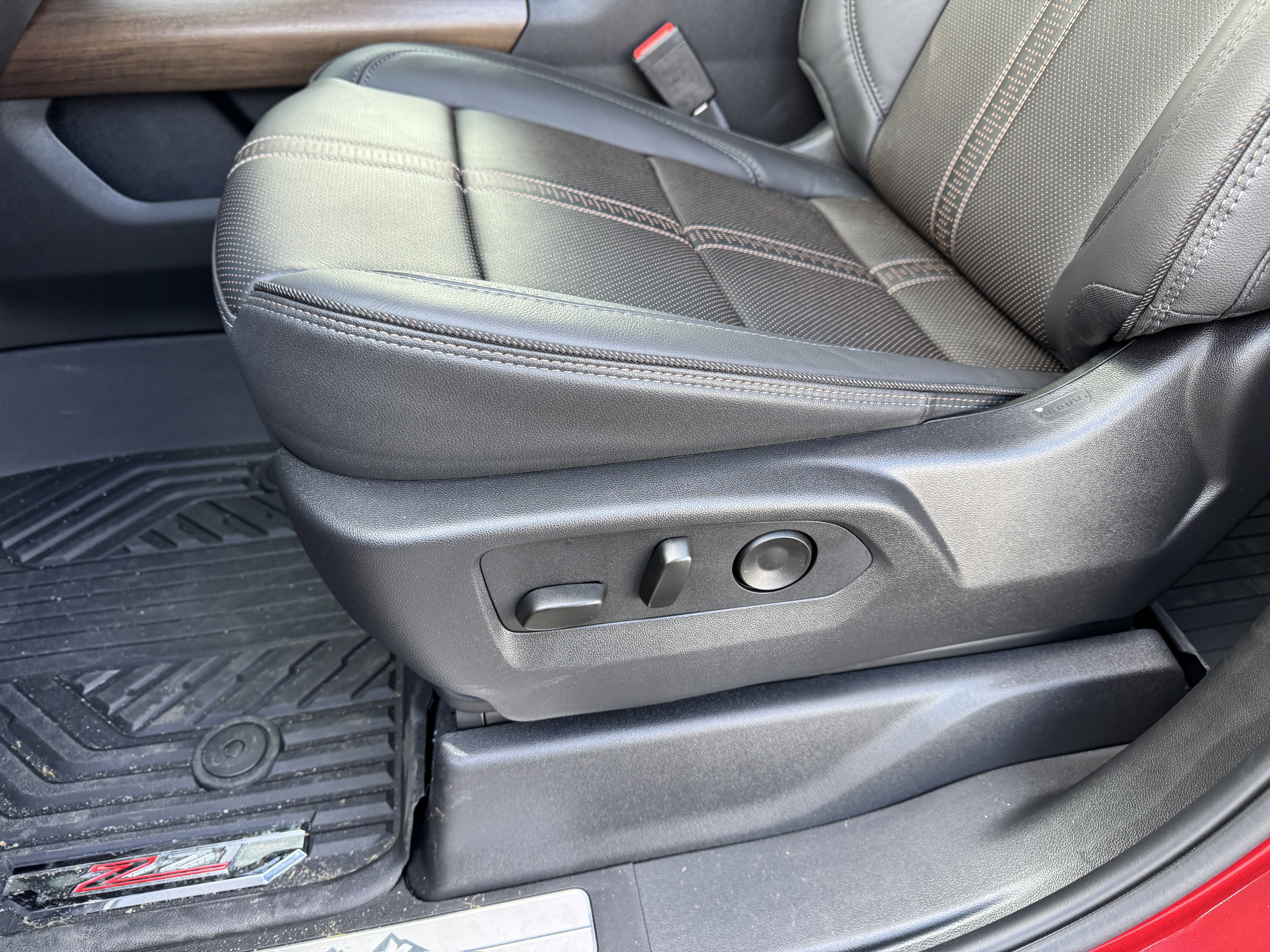 New 2026 Chevrolet Silverado 1500 High Country w/ Technology Package AWD/4WD image 15