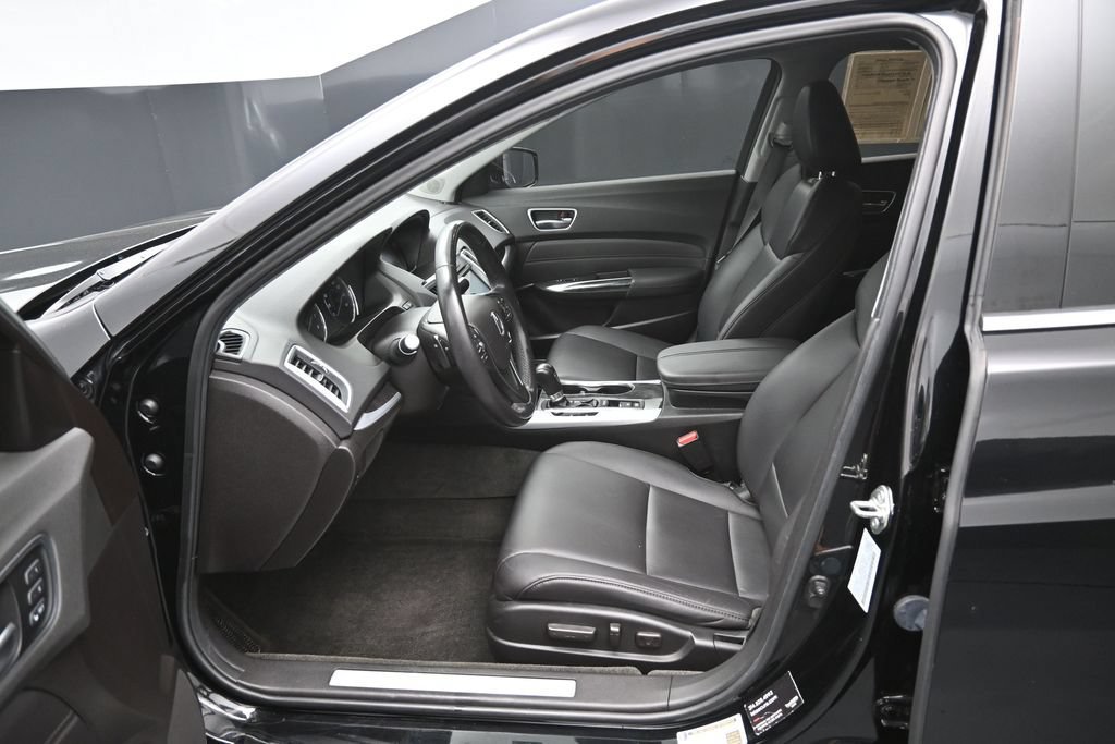 Used 2019 Acura TLX FWD image 9
