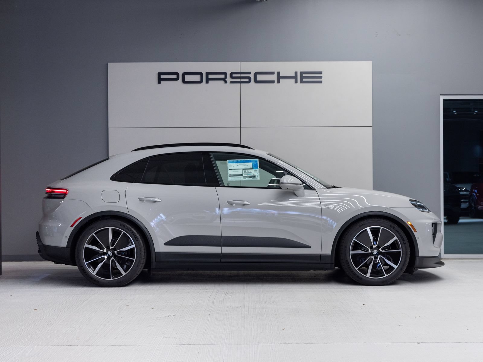 Certified 2026 Porsche Macan 4 Electric AWD/4WD image 8