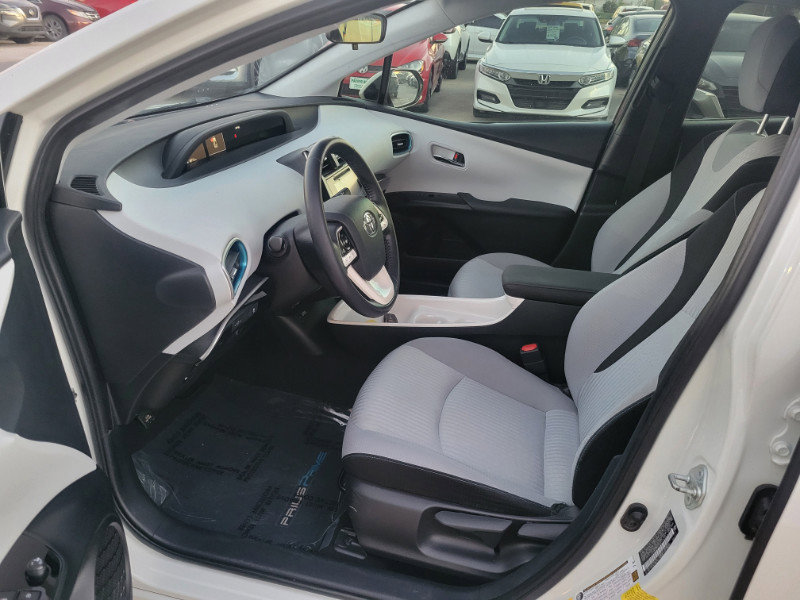 Used 2019 Toyota Prius Prime Plus FWD image 21