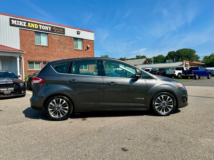 Used 2017 Ford C-MAX Titanium w/ Interior Protection Package FWD image 4