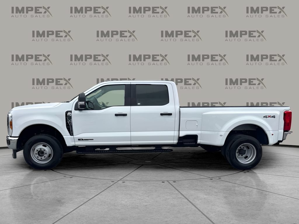 Used 2025 Ford F350 XLT AWD/4WD image 2