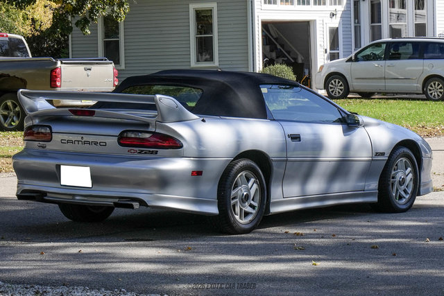 Used 1995 Chevrolet Camaro Z28 RWD image 17