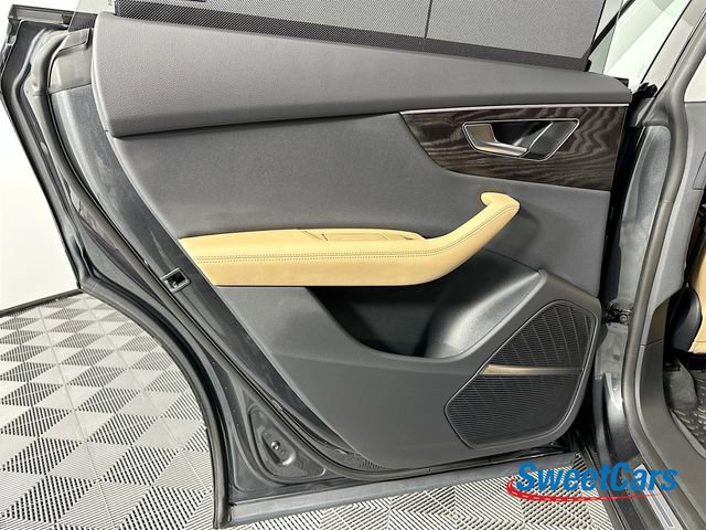 Used 2025 Audi Q8 Prestige image 43