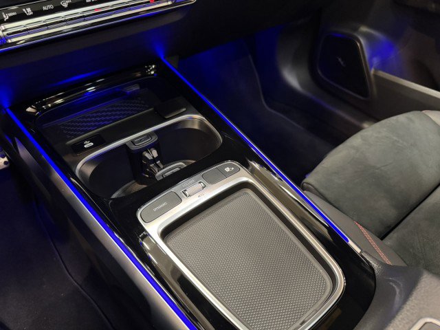 Certified 2025 Mercedes-Benz GLB 35 AMG 4MATIC image 17
