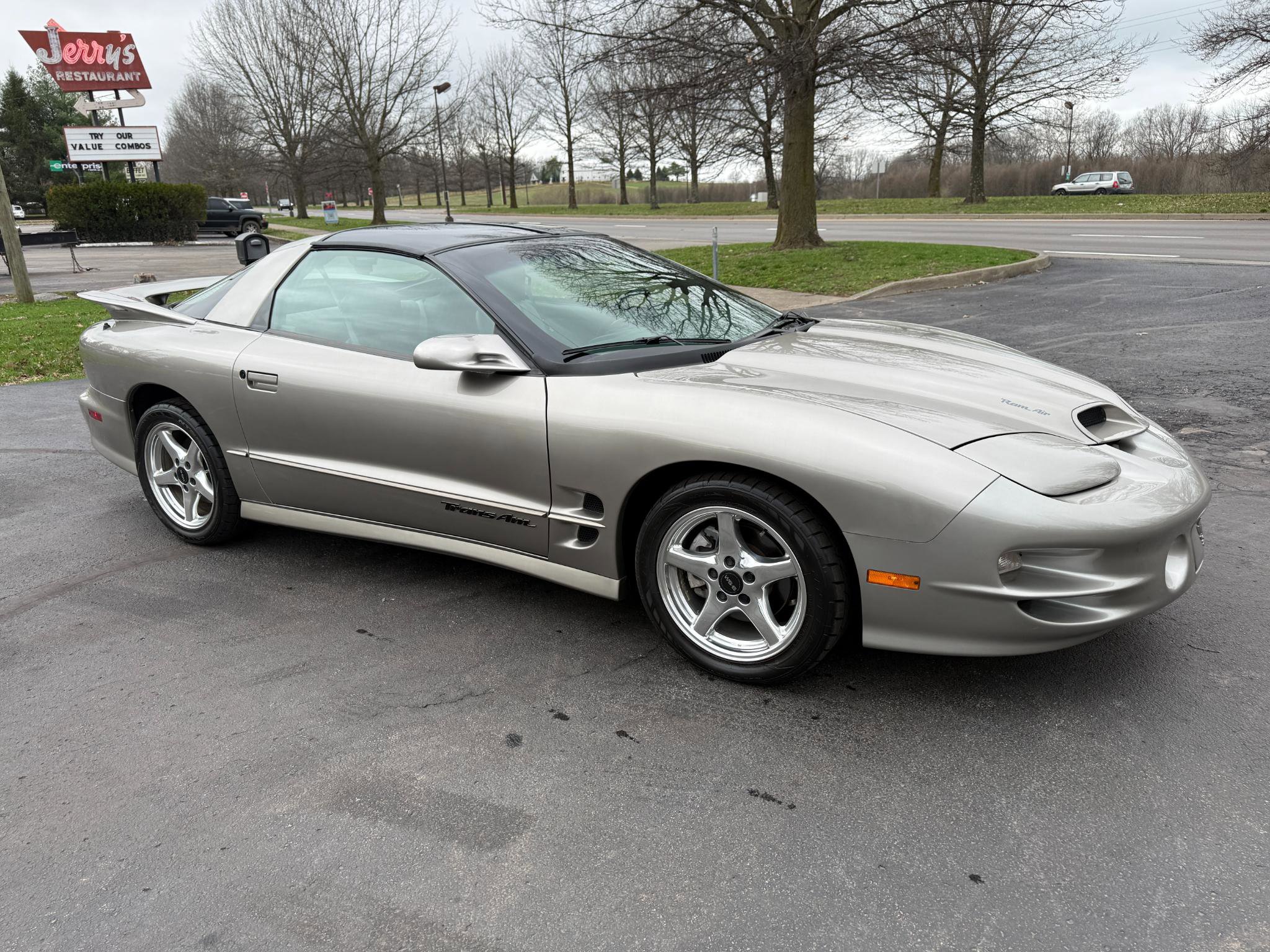 Used 1999 Pontiac Firebird Formula image 12