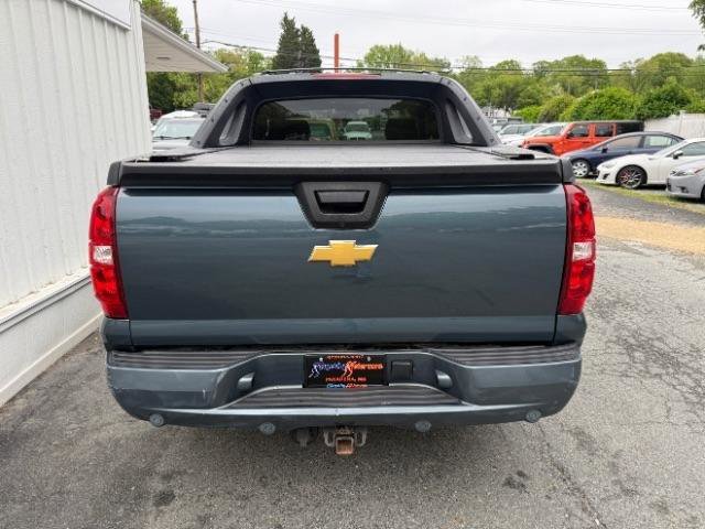 Used 2012 Chevrolet Avalanche LTZ AWD/4WD image 4