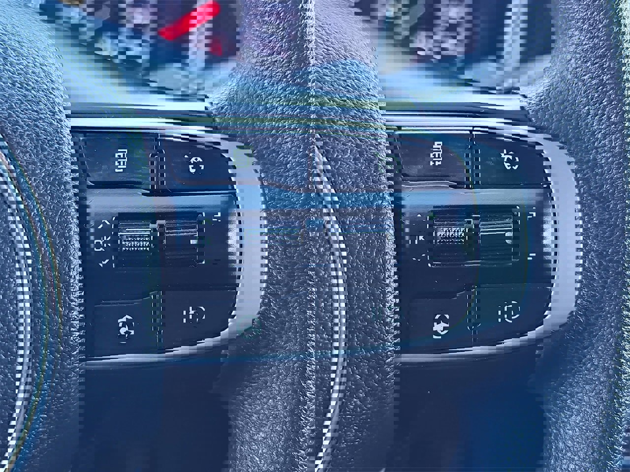 Used 2023 Kia K5 LXS image 17