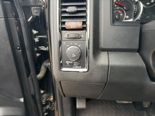 Used 2014 RAM 2500 Laramie w/ Black Appearance Group image 20