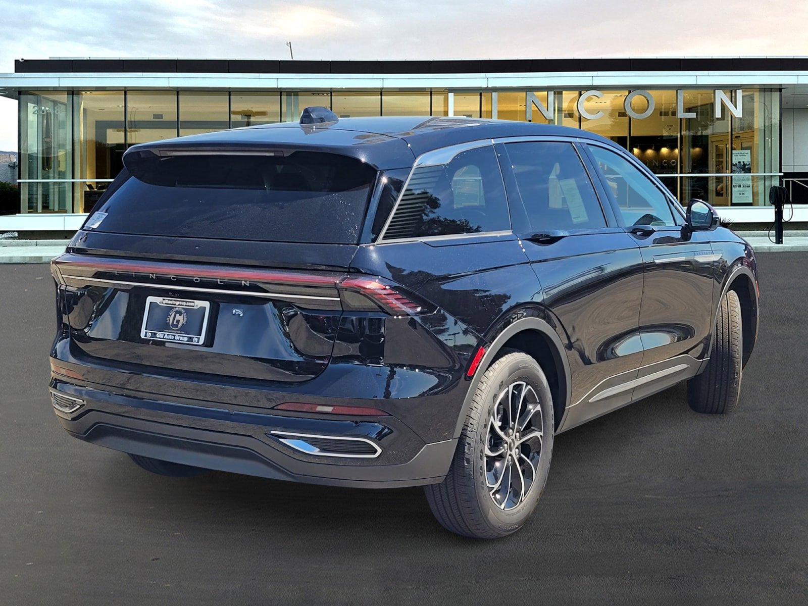 New 2025 Lincoln Nautilus Premier image 4