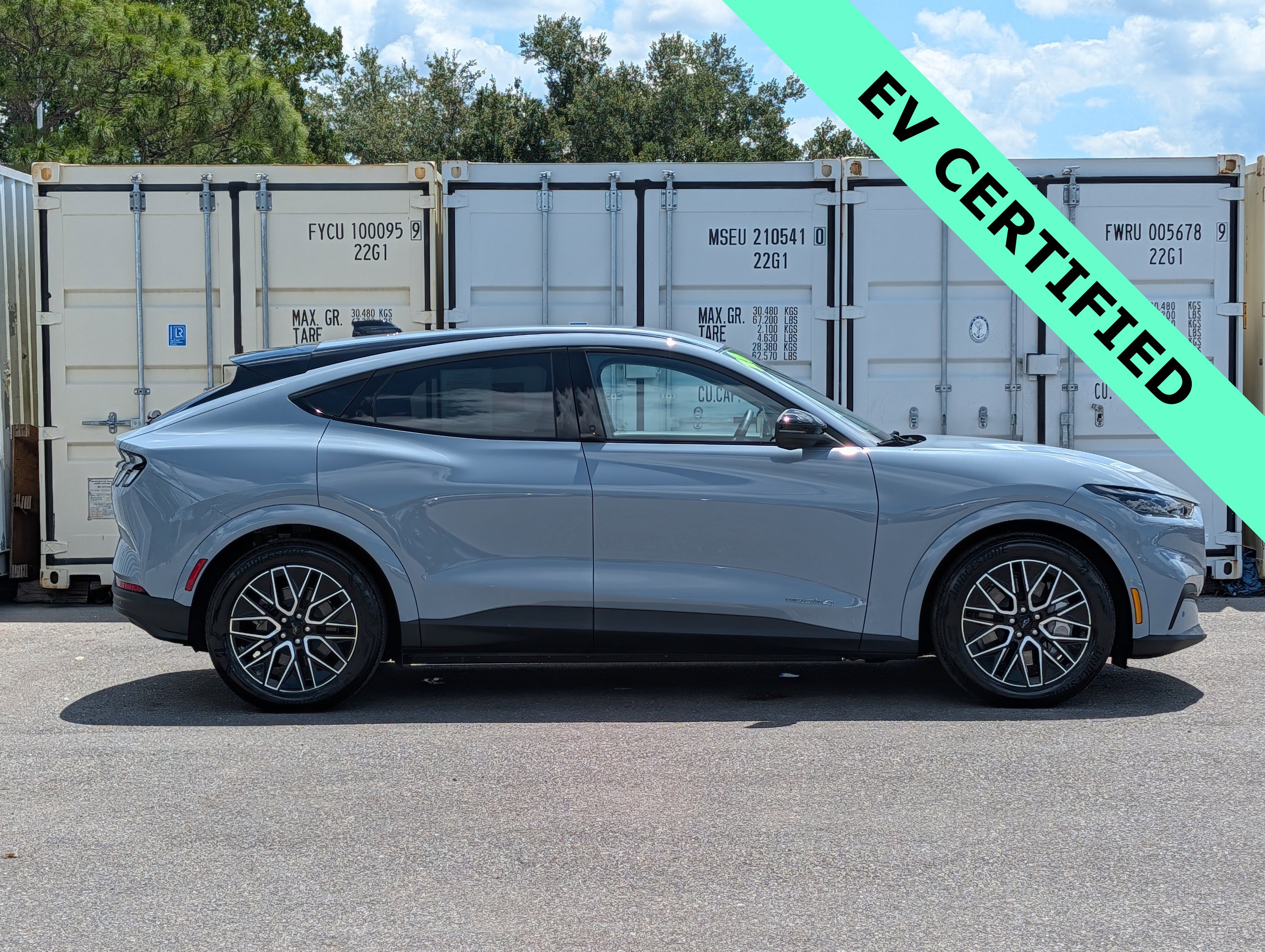 Used 2025 Ford Mustang Mach-E Premium AWD/4WD image 3